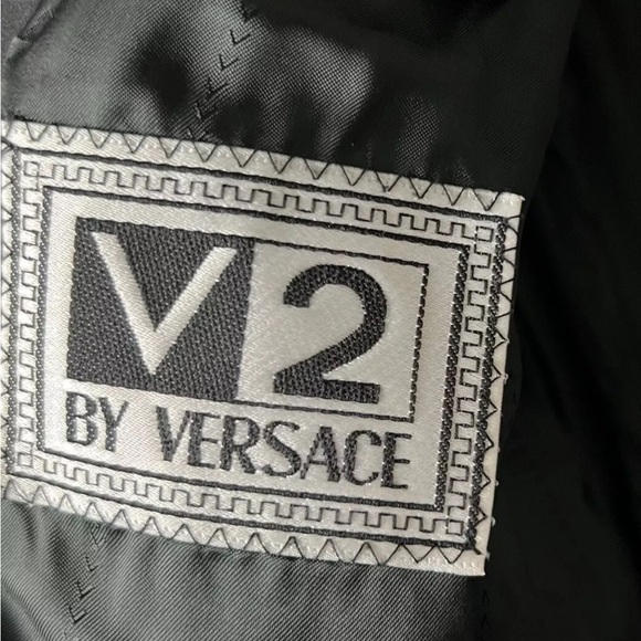 Versace V2 Men's Black on Black Dot 2 Button Tuxedo Suit Jacket Blazer Size 37 - Picture 4 of 16